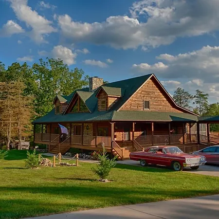 Garnerland In Luray With Hot Tub And Pet Friendly Villa